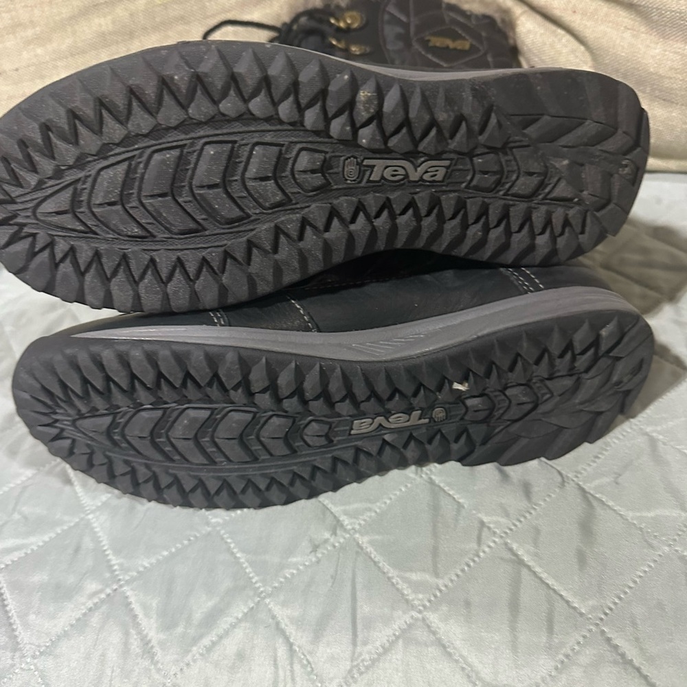 Teva Black Fur-Trimmed Winter Boots - Picture 9 of 10
